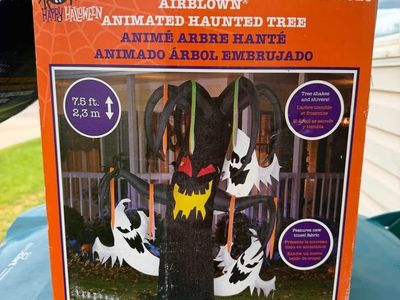 Airblown Animated Haunted Tree 7.5 ft Halloween Decoration
