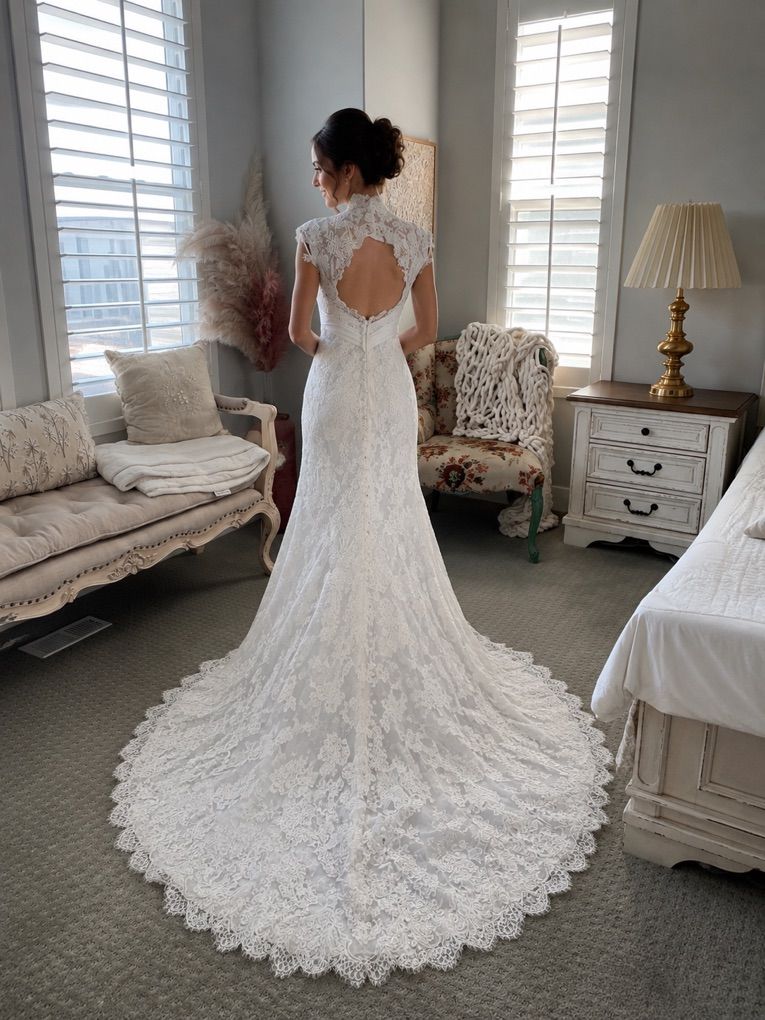 Allure Bridals Lace Keyhole Back Wedding Dress 6