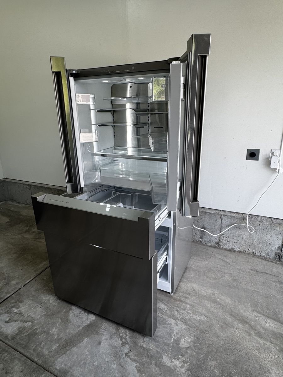 Bosch 800 Series French Door Refrigerator — $1,300 OBO
