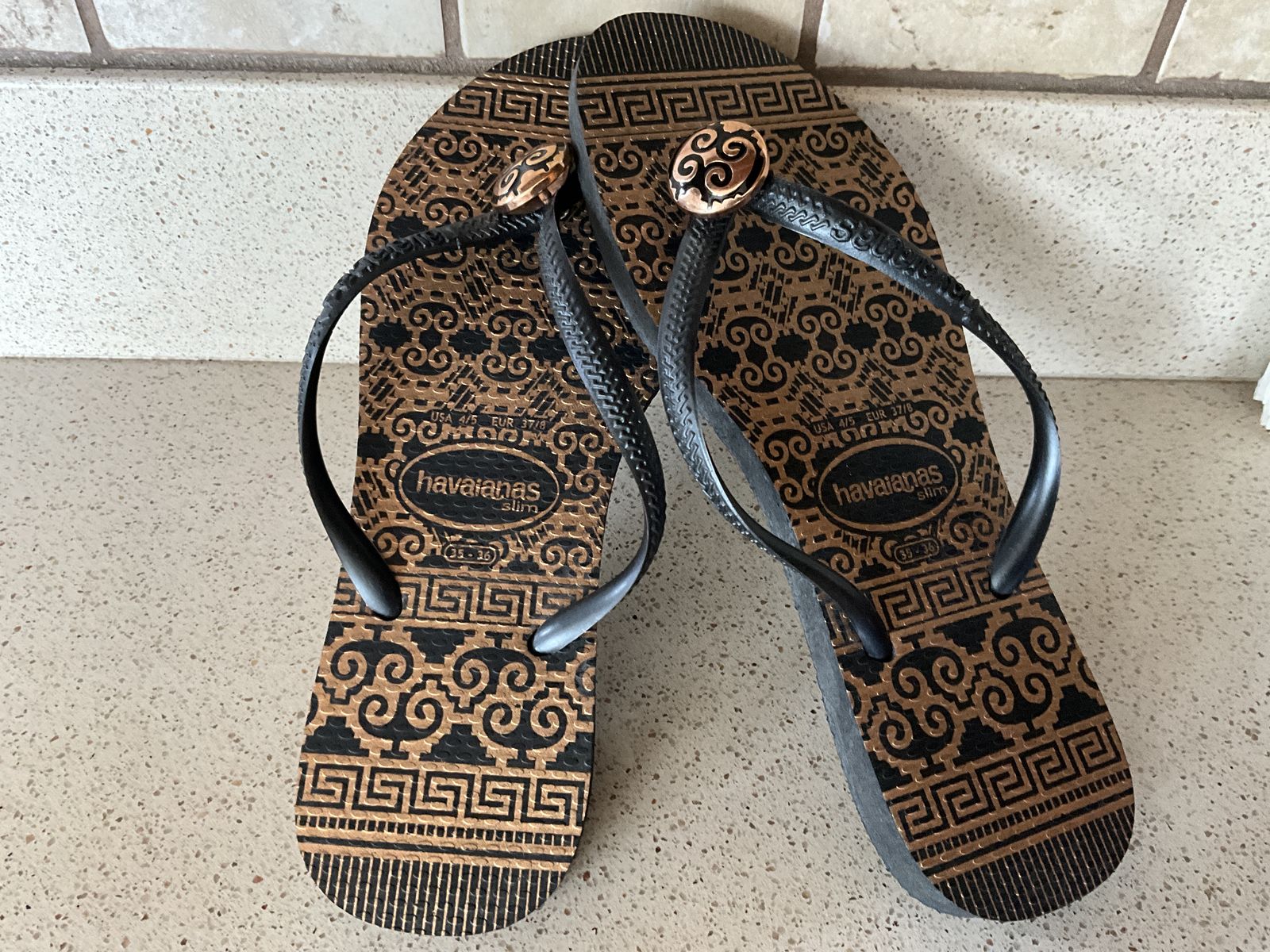 Havaianas Slim Black & Gold Flip Flops Sandals Women's US 4/5 (EUR 37/38) New