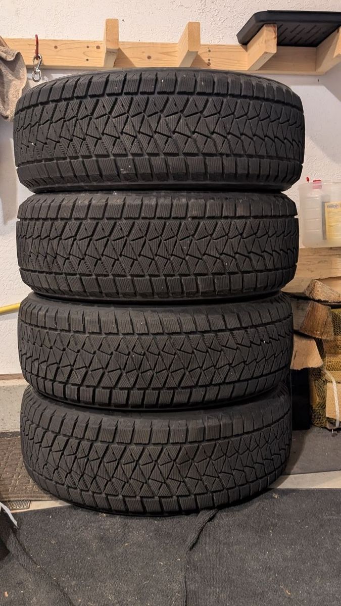Set of 4 Bridgestone Blizzak Winter Tires - 235/55R19 - Great Tread
