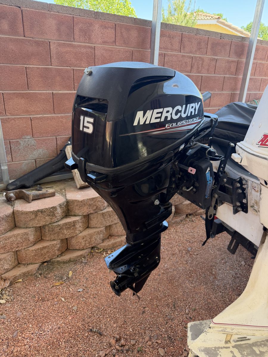 Mercury 15 HP FourStroke Kicker Motor – Excellent Condition
