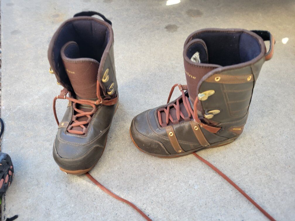 snowboard boots women's 7.5