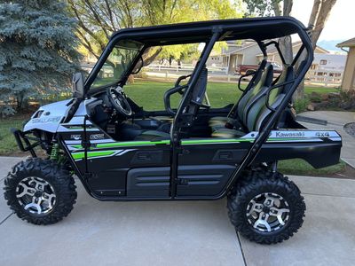 2017 Kawasaki Teryx 4 LE - LOW miles - ONE owner