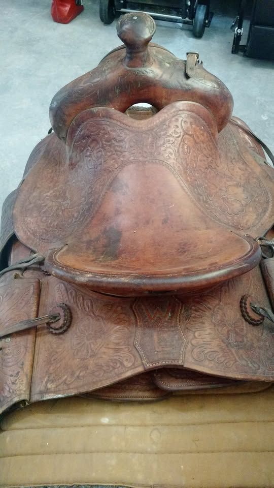 15 Inch Leather Western Saddle