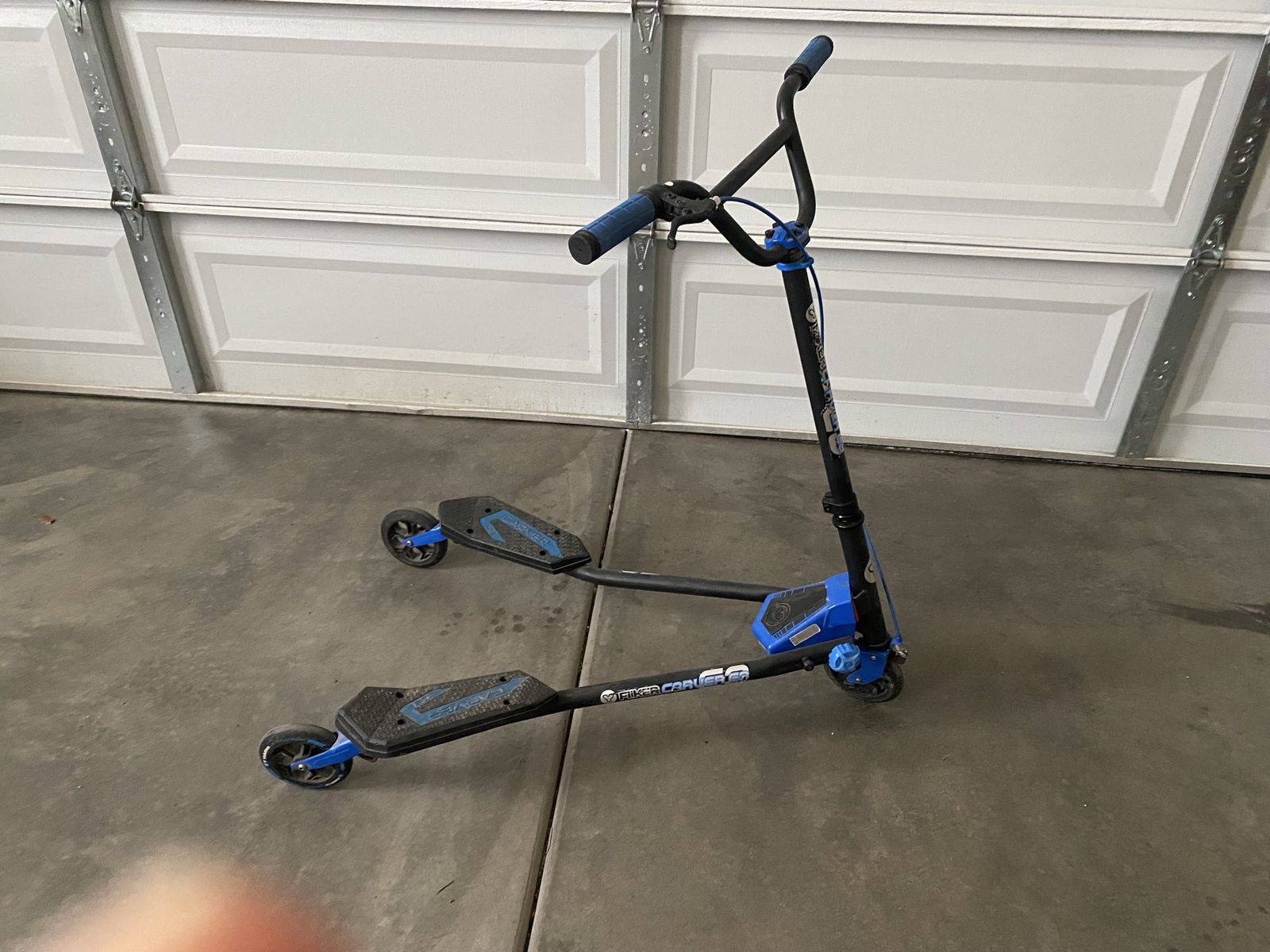 Y Fliker Carver (drift scooter)