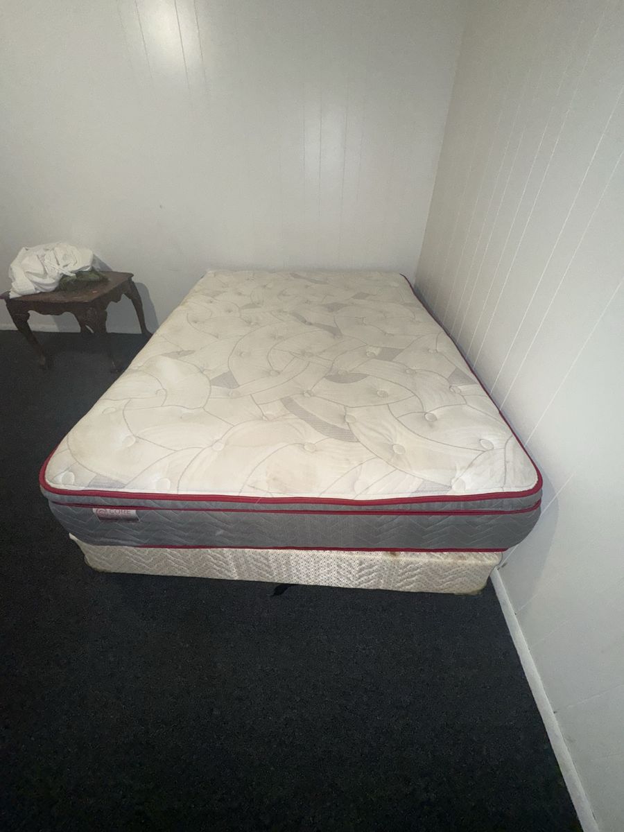 Main image 7