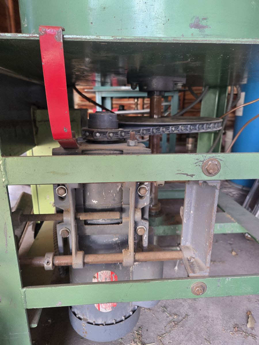 Main image 10