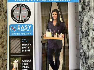 Magic Mesh Deluxe Hands-Free Screen Door
