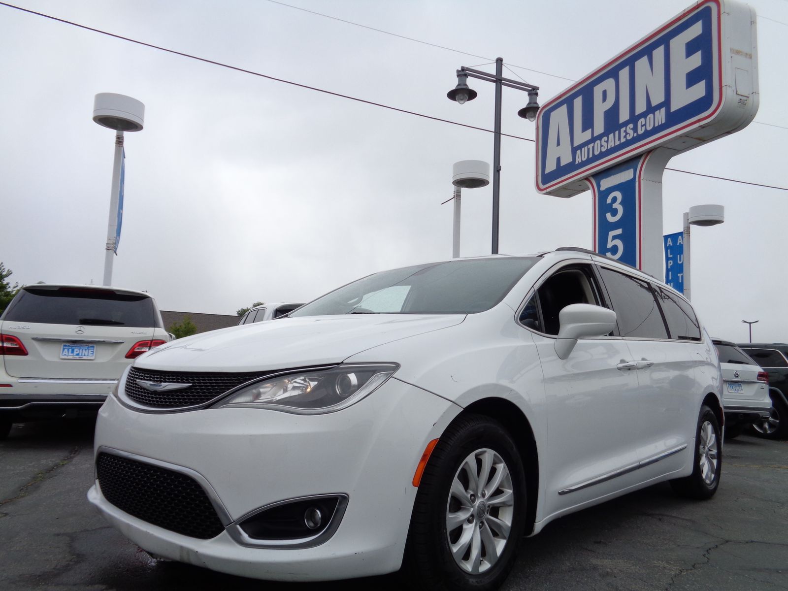2017 Chrysler Pacifica Touring-L