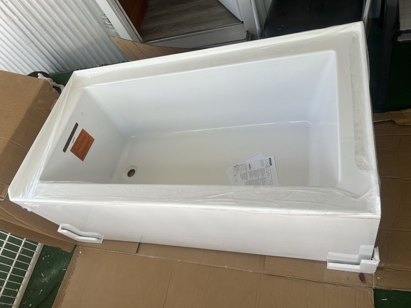 Kohler Underscore 60”x32” Left Drain. Brand New.