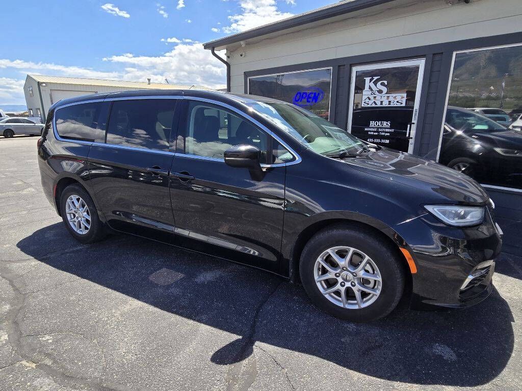 2023 Chrysler Pacifica Touring L