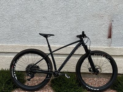 2019 Specialized Fuse Hardtail Mountain Bike Size Medium
