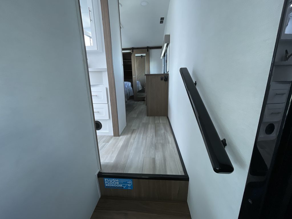 Main image 41