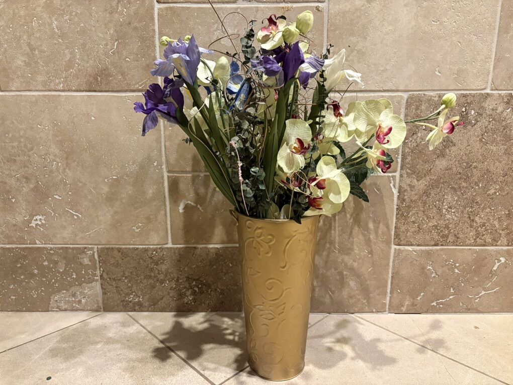 Matte Gold Galvanized French Bucket W/ Flowers