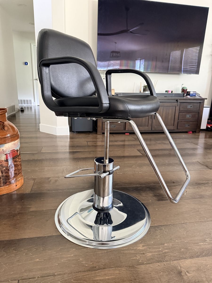 Belmont barber / salon chair pump action