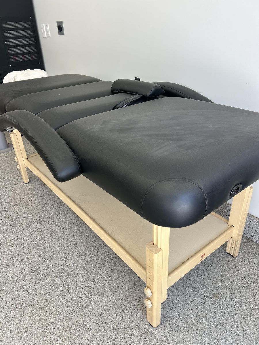 High-end Minerva professional massage table