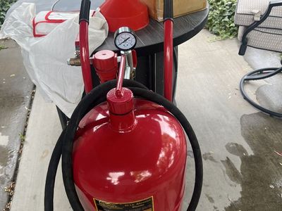 Central Pneumatic 40 Lb. Portable Abrasive Blaster with Pressure Gauge and Hose, Red