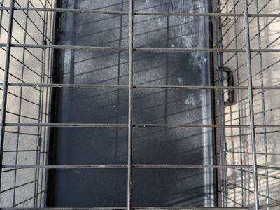 medium dog kennel