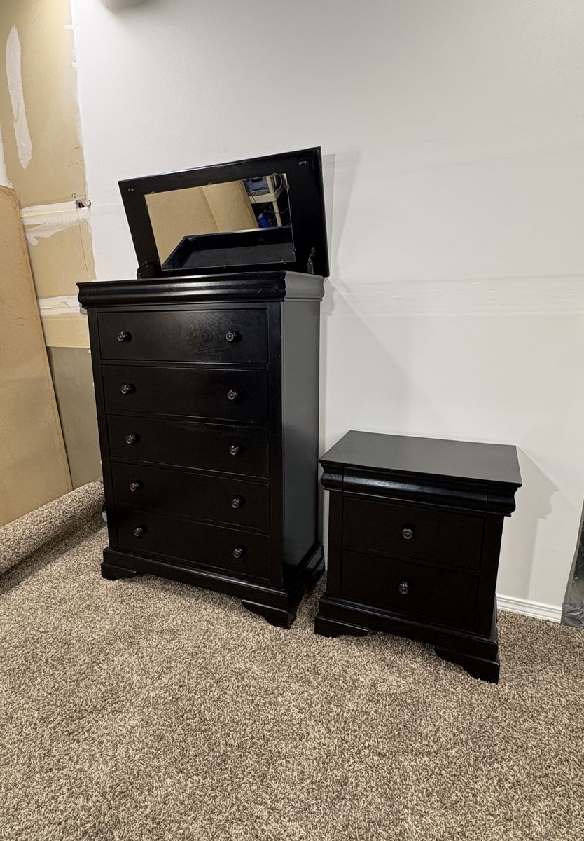 FREE DELIVERY - Black Bedroom SET w/ Vanity Mirror
