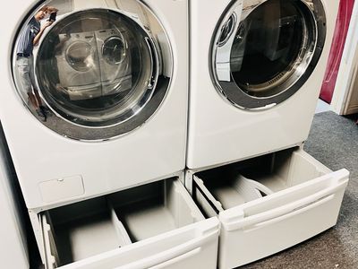 Lg washer and dryer set with pedestals