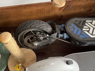 Apollo Explore 1.0 Electric Scooter - 31mph Top Speed, 34-Mile Range