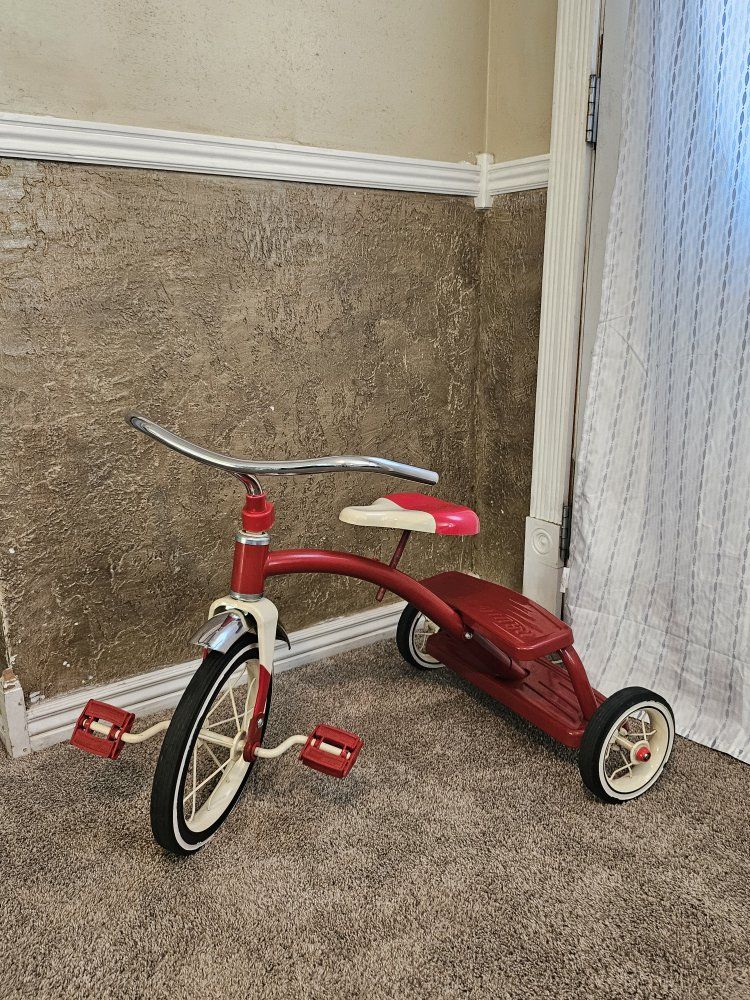 Vintage Radio Flyer Classic Tricycle