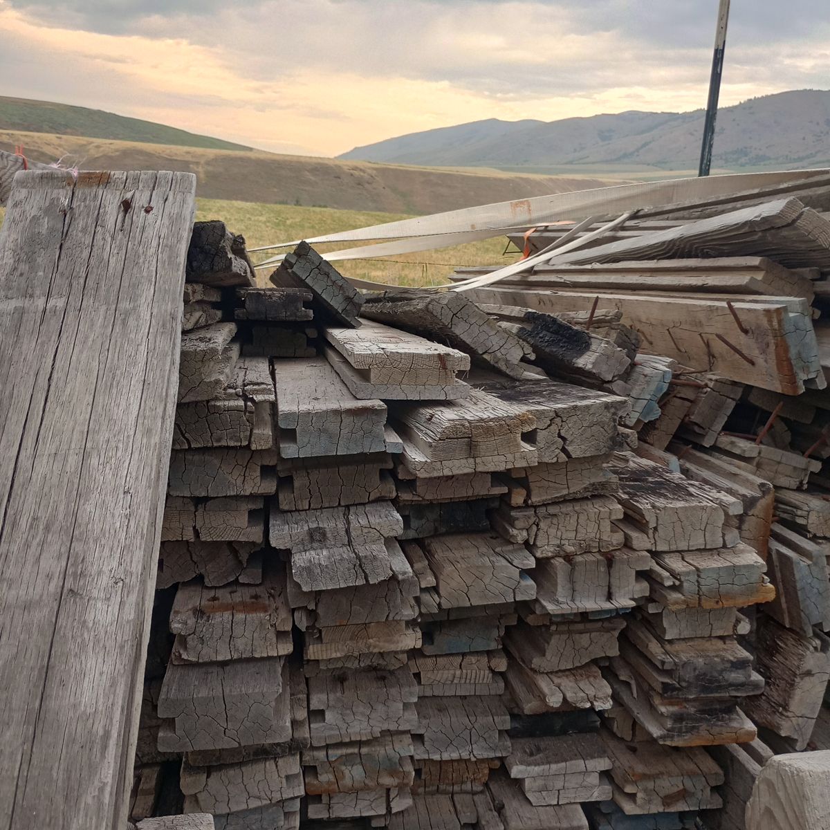 GORGEOUS Reclaimed Wood With Trailer