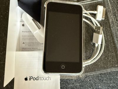 Apple iPod Touch 2nd Gen A1288 8GB Portable Audio Player - Excellent Condition, Tested