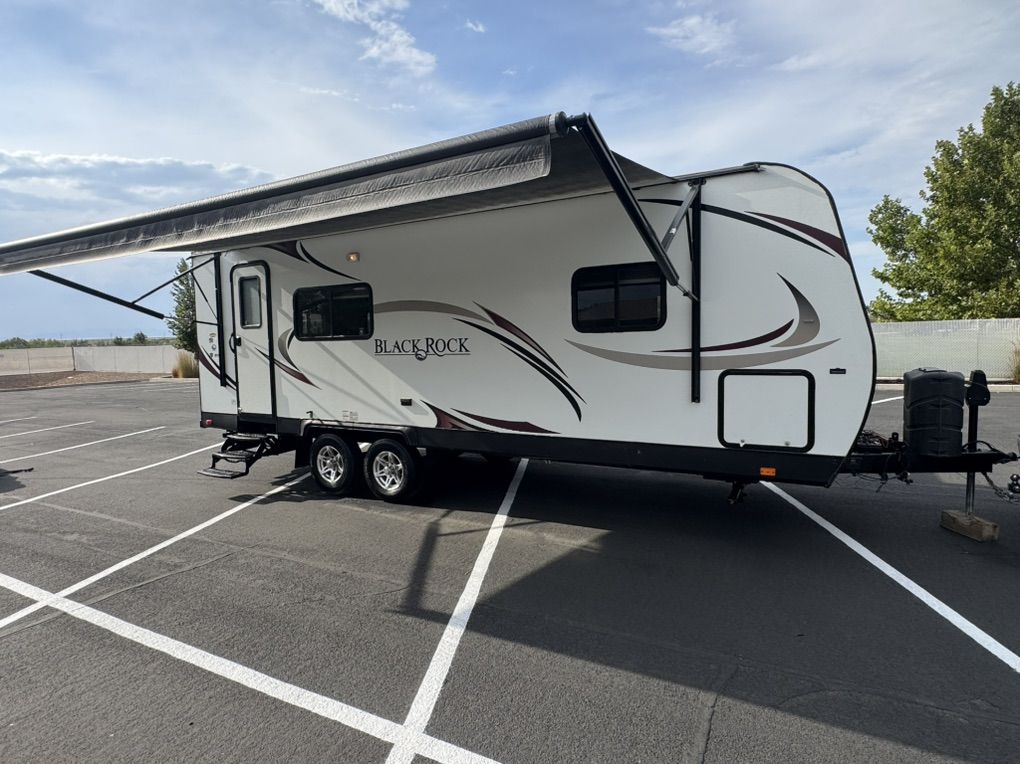 Pristine 2015 Outdoors Rv 22R RKS Black Edition