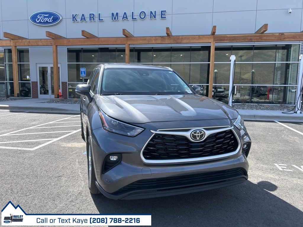 2024 Toyota Highlander LE