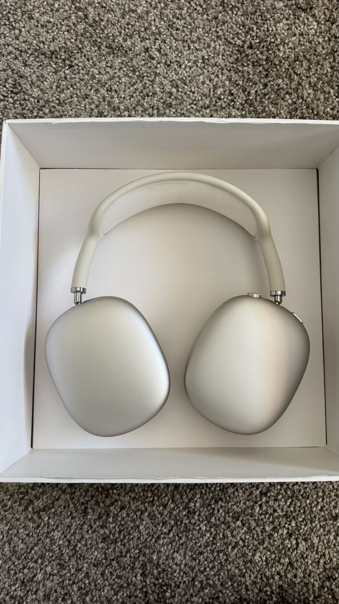 AirPods Max - Starlight (2024)