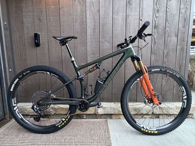 Specialized SWorks Epic EVO Mountain Bike - Full Suspension, Carbon Frame, ENVE, Fox, SRAM
