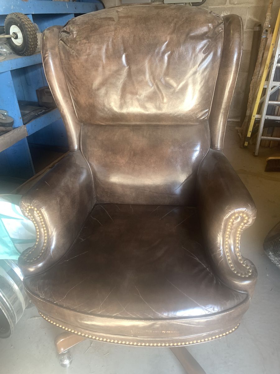 LEATHER OFFICE CHAIR