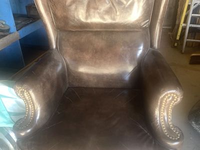 LEATHER OFFICE CHAIR