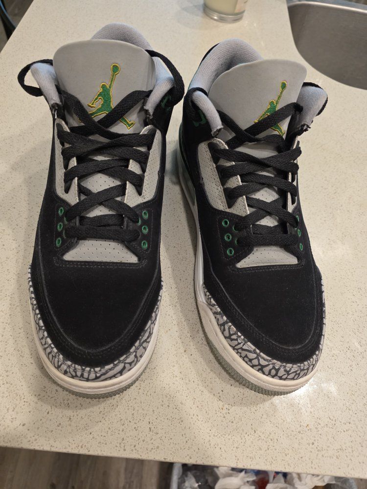 Jordan 3 retro Pine Green Men's Size 9.5
