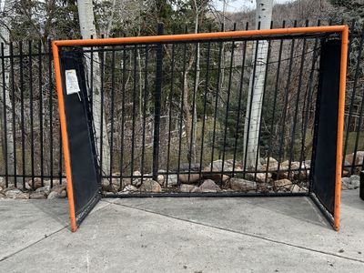 2 Soccer Goal & Large Soccer net W/goal outline