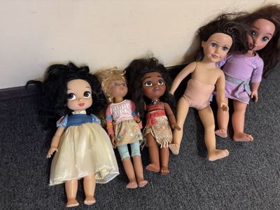 Miscellaneous dolls