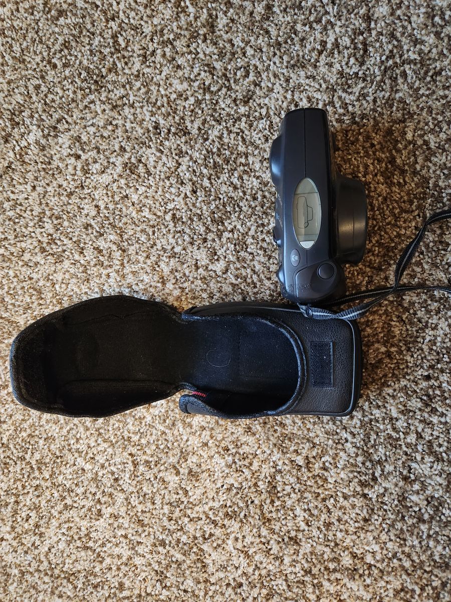 Pentax zoom 105R camera