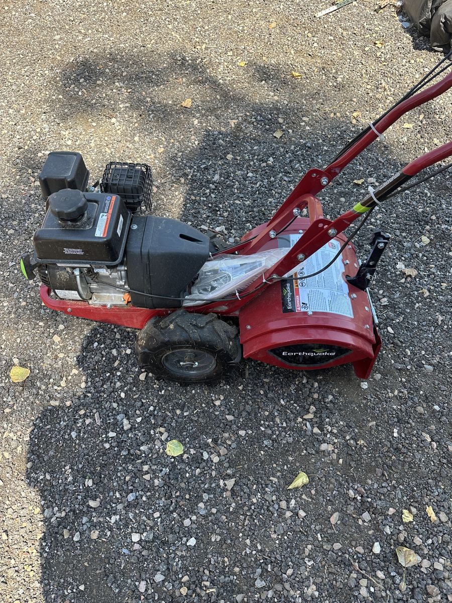 Earthquake 16-Inch Rear Tine Garden Tiller