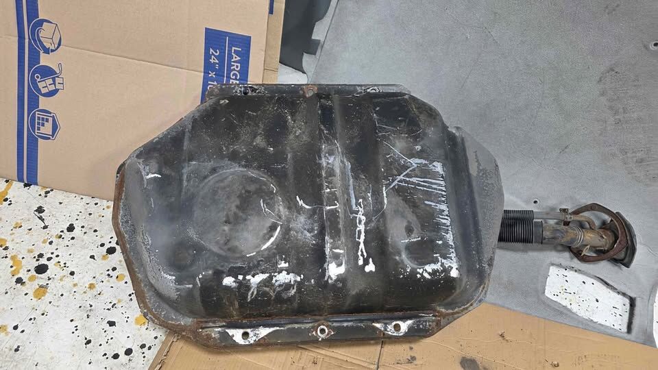 1995 Nissan Pathfinder Complete Gas tank