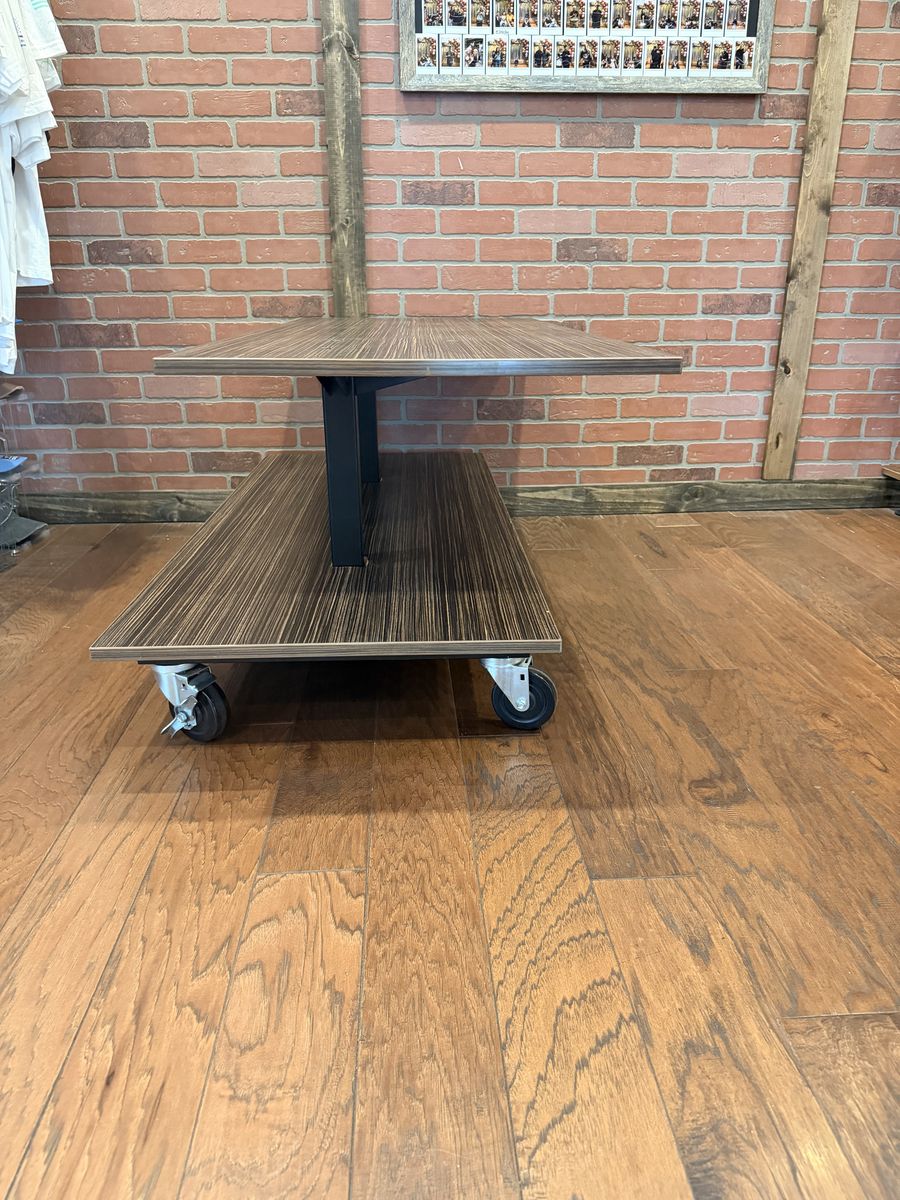 Retail Nesting Table