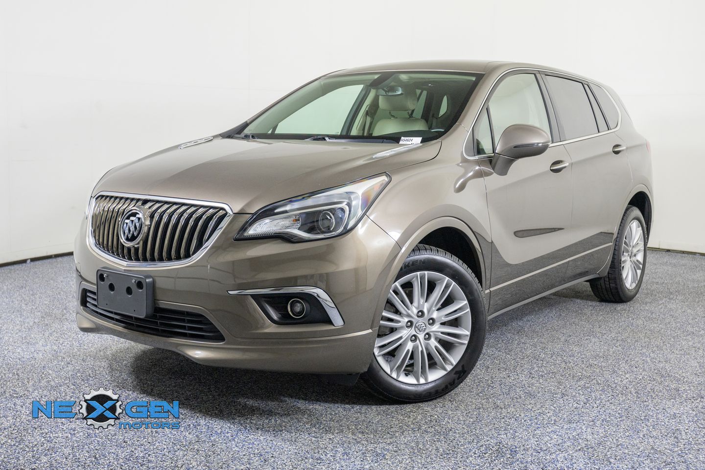 Main image 3