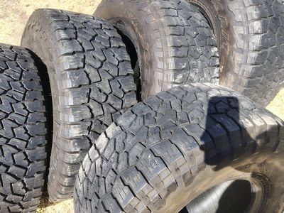 33x12.50r15 falken wildpeak at3w