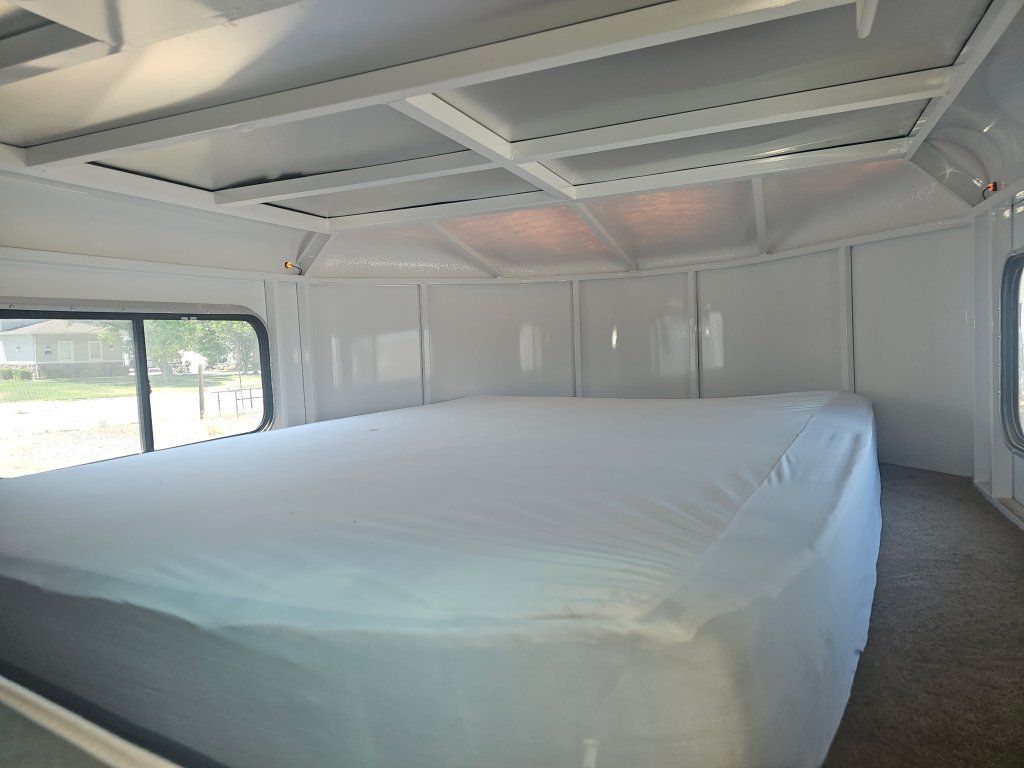 Main image 6