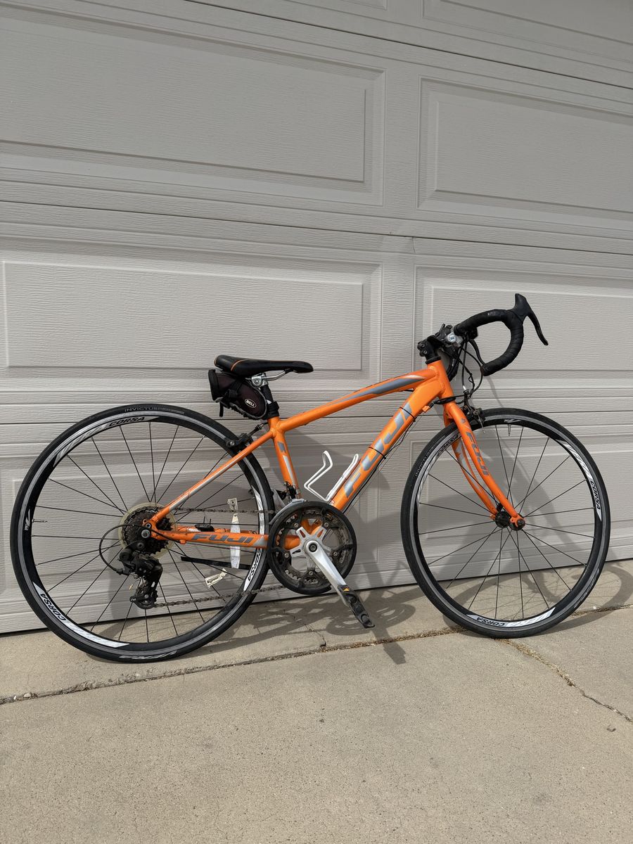 Fuji kids road bike