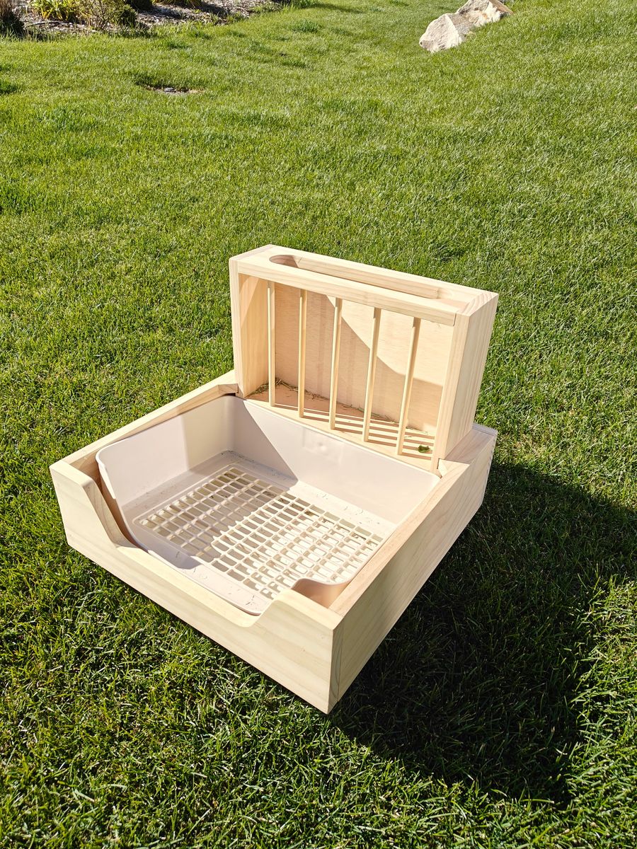 Wooden Rabbit Litter Box with Built-in Hay Feeder & Removable Tray