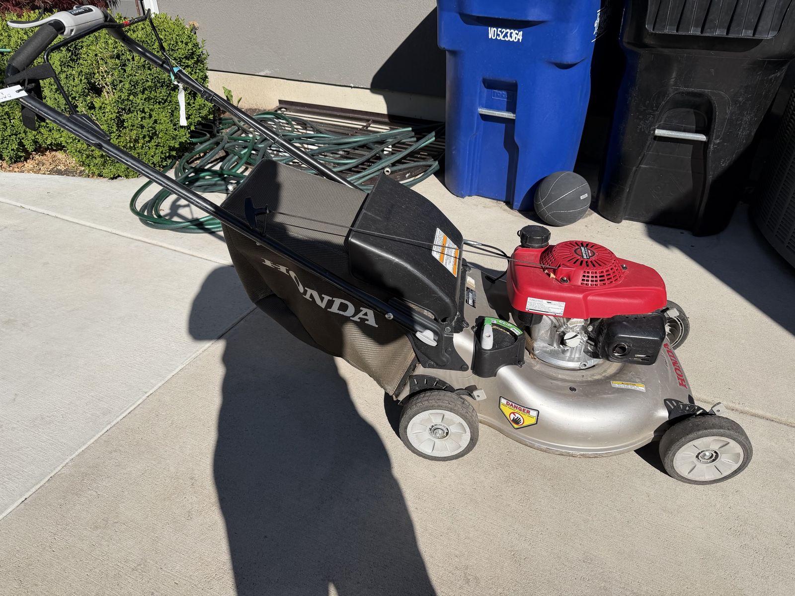 Honda Twin Blade 2-in-1 System Lawn Mower - DecentCondition