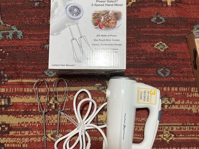 Cuisinart Power Select 3-Speed Hand Mixer White with Beaters and Box