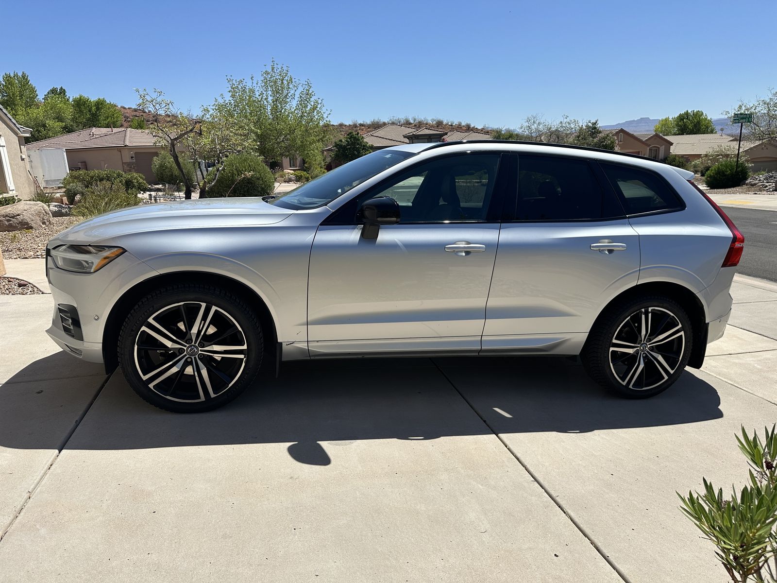 2021 Volvo XC60 T5 R-Design